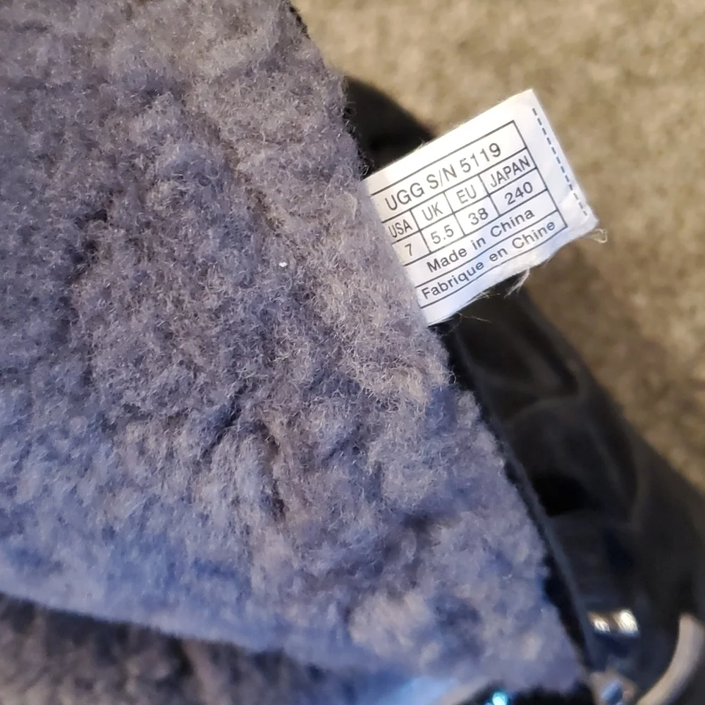 Ugg Boots F3009H size 7 women tall side zipper genuine sheepskin  leather